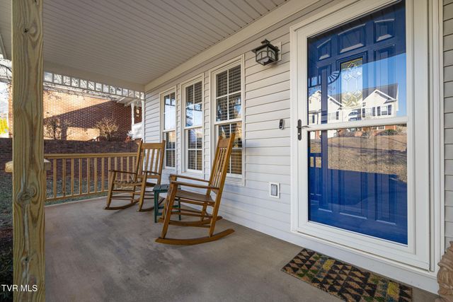 16 Taylor Ridge Court, Johnson City, TN 37601