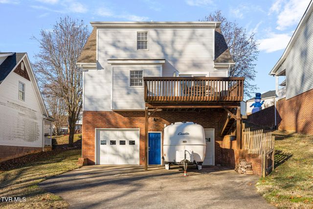 16 Taylor Ridge Court, Johnson City, TN 37601