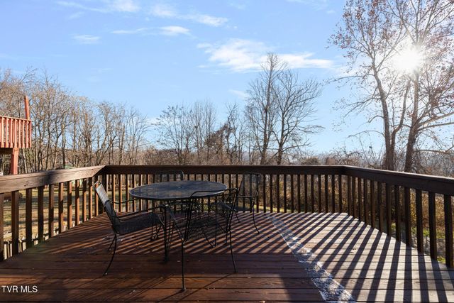 16 Taylor Ridge Court, Johnson City, TN 37601