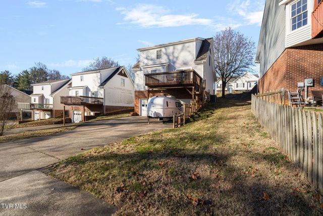 16 Taylor Ridge Court, Johnson City, TN 37601