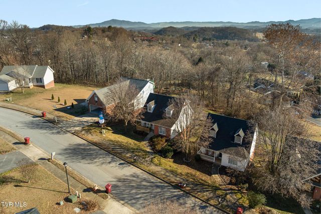 16 Taylor Ridge Court, Johnson City, TN 37601