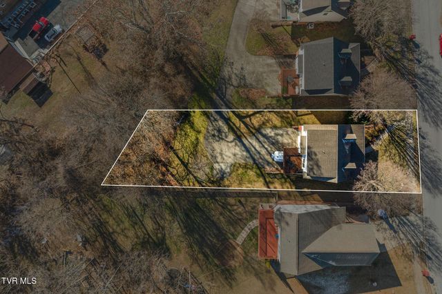 16 Taylor Ridge Court, Johnson City, TN 37601