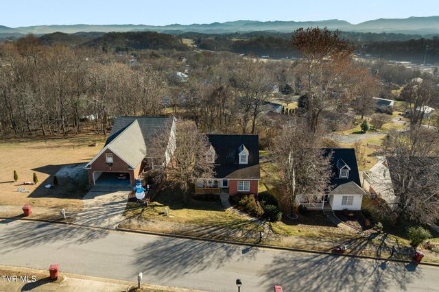 16 Taylor Ridge Court, Johnson City, TN 37601