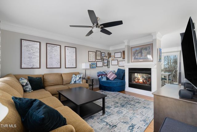 16 Taylor Ridge Court, Johnson City, TN 37601