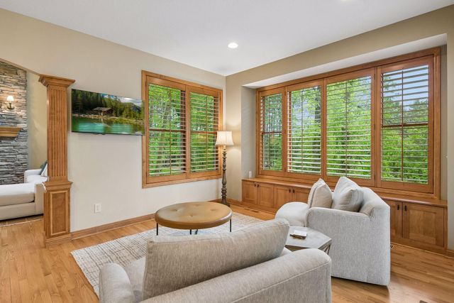 9001 Springwood Drive, Woodbury, MN 55125