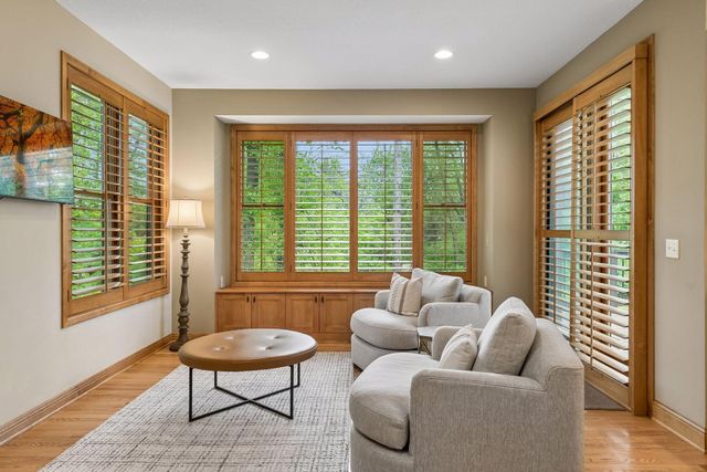 9001 Springwood Drive, Woodbury, MN 55125