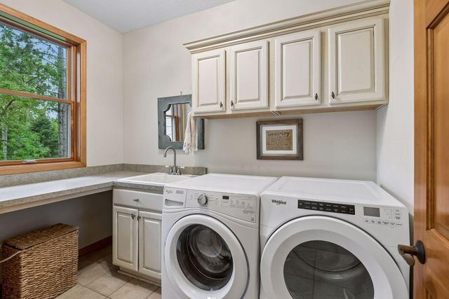 9001 Springwood Drive, Woodbury, MN 55125