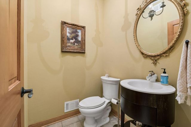 9001 Springwood Drive, Woodbury, MN 55125