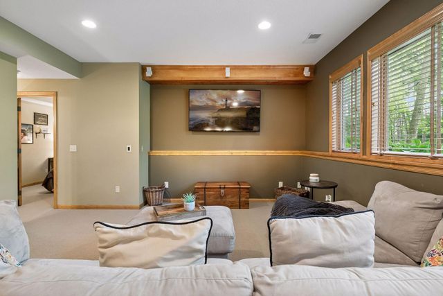 9001 Springwood Drive, Woodbury, MN 55125