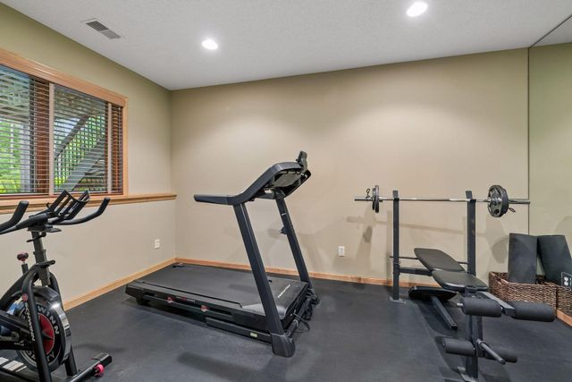 9001 Springwood Drive, Woodbury, MN 55125