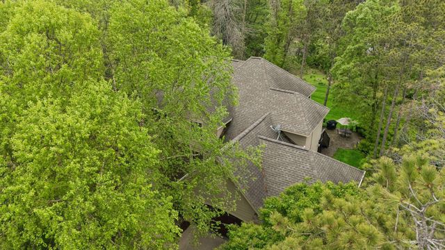 9001 Springwood Drive, Woodbury, MN 55125