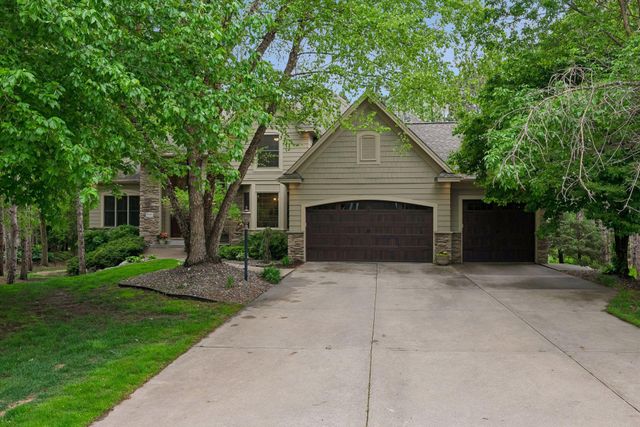 9001 Springwood Drive, Woodbury, MN 55125