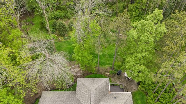 9001 Springwood Drive, Woodbury, MN 55125