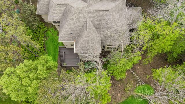 9001 Springwood Drive, Woodbury, MN 55125