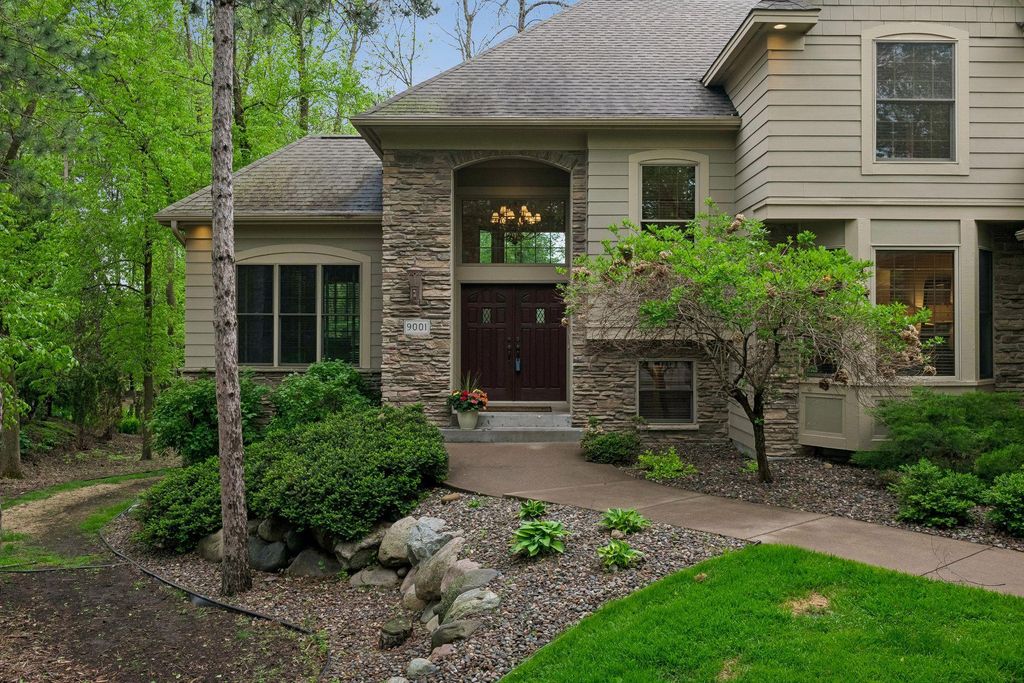 9001 Springwood Drive, Woodbury, MN 55125 — photo 5