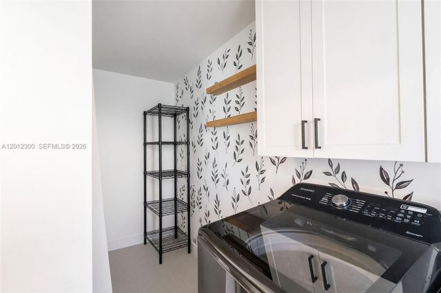 6451 Pershing St, Hollywood, FL 33024