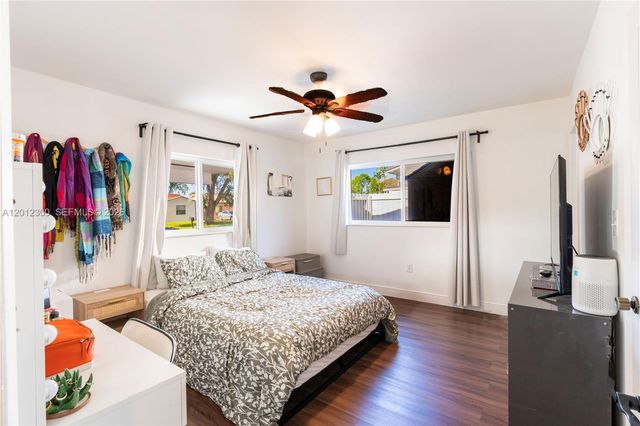 6451 Pershing St, Hollywood, FL 33024