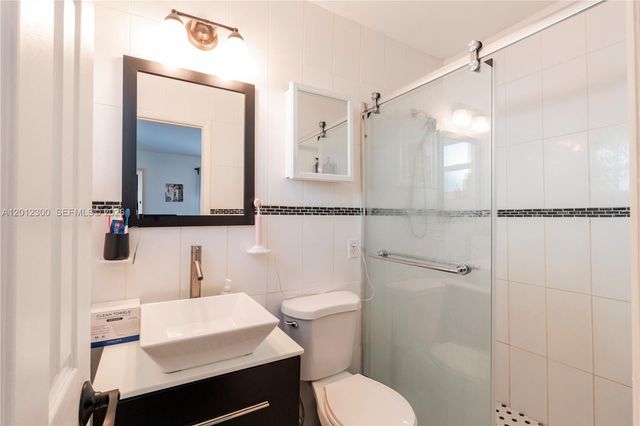 6451 Pershing St, Hollywood, FL 33024