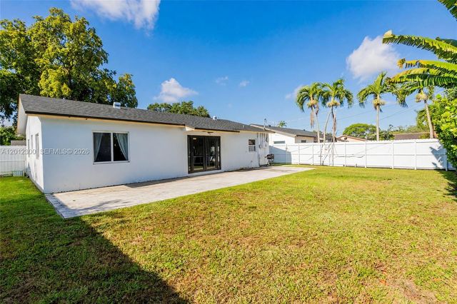 6451 Pershing St, Hollywood, FL 33024