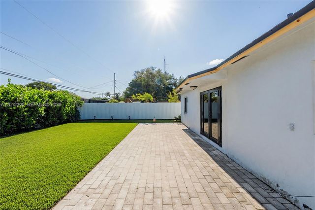 6451 Pershing St, Hollywood, FL 33024