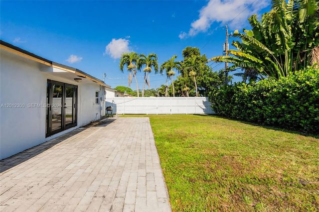 6451 Pershing St, Hollywood, FL 33024