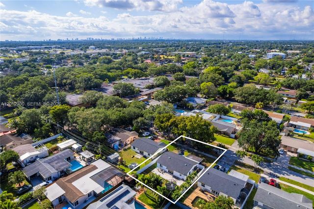 6451 Pershing St, Hollywood, FL 33024