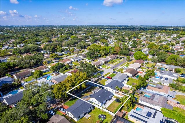6451 Pershing St, Hollywood, FL 33024