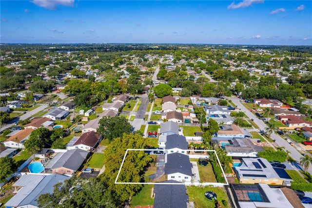 6451 Pershing St, Hollywood, FL 33024