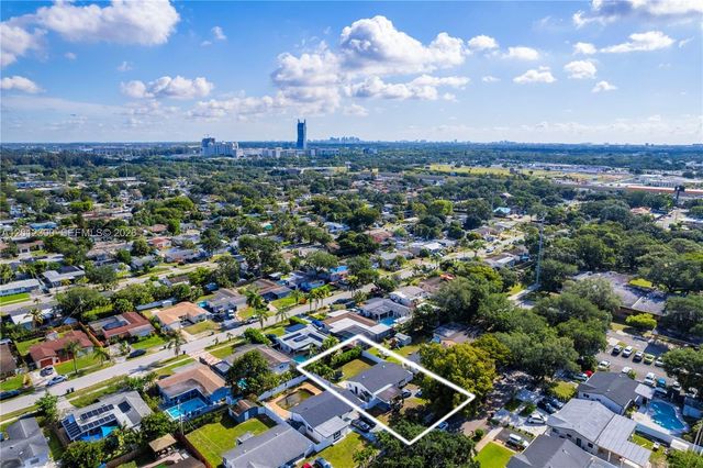 6451 Pershing St, Hollywood, FL 33024