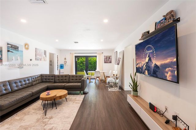 6451 Pershing St, Hollywood, FL 33024