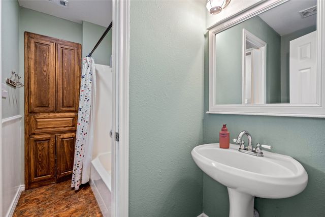 11431 Chisum Road, Sanger, TX 76266