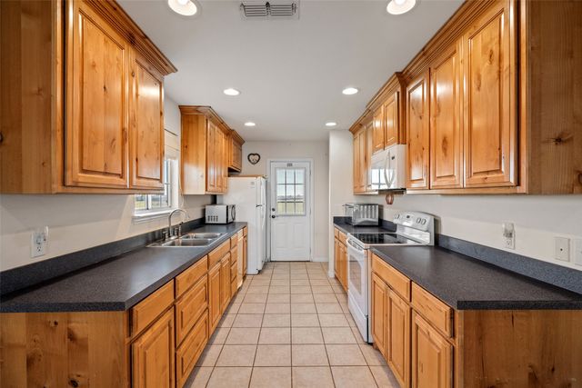 11431 Chisum Road, Sanger, TX 76266