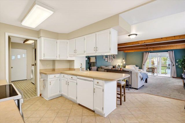 1431 Hooker Avenue, Madison, WI 53704