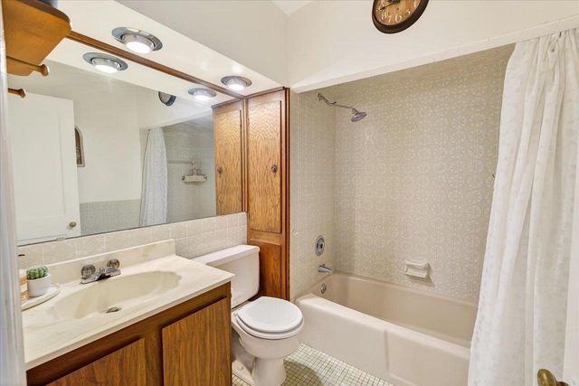 1431 Hooker Avenue, Madison, WI 53704