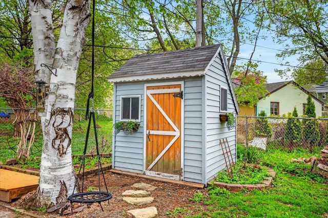 1431 Hooker Avenue, Madison, WI 53704