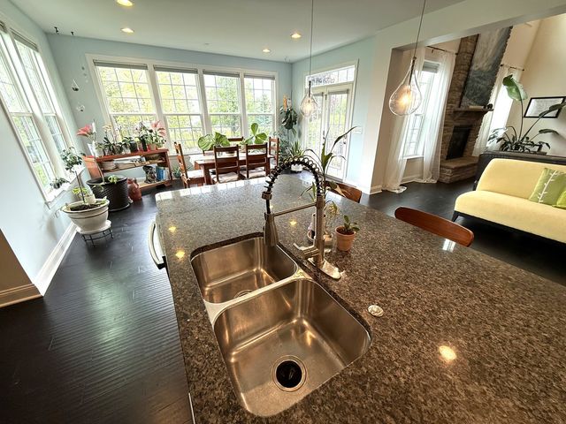 4836 Shumard Lane, Naperville, IL 60564