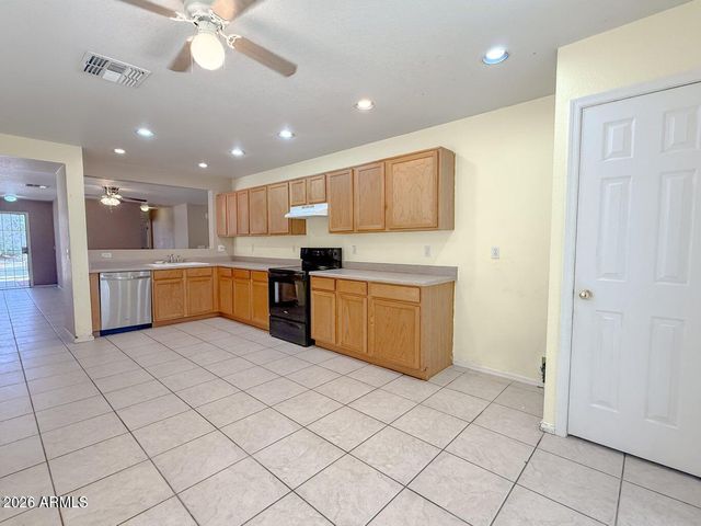 1042 S CLANCY Circle, Mesa, AZ 85208