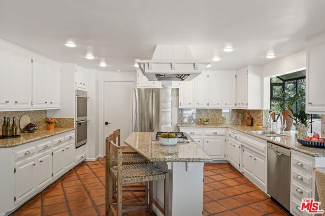 9830 Beeson Drive, Los Angeles, CA 90210