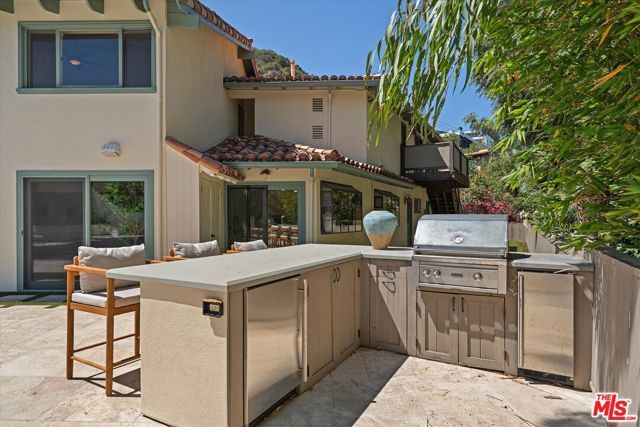 9830 Beeson Drive, Los Angeles, CA 90210
