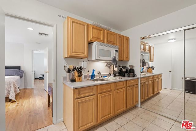 9830 Beeson Drive, Los Angeles, CA 90210