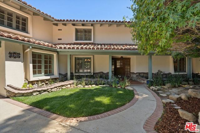 9830 Beeson Drive, Los Angeles, CA 90210