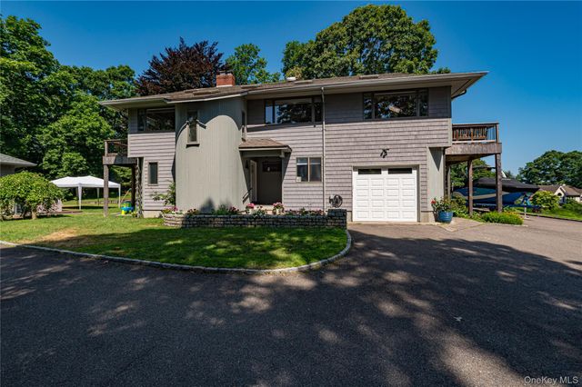 81 Manor Lane, Jamesport, NY 11947