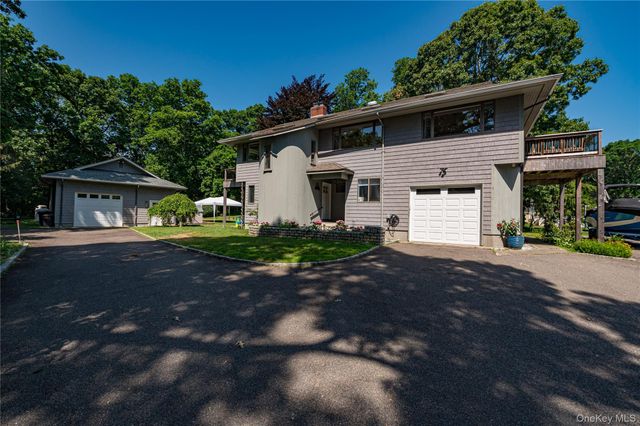 81 Manor Lane, Jamesport, NY 11947