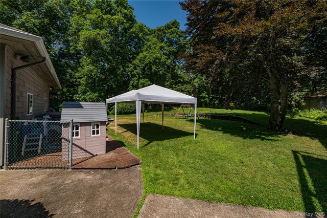 81 Manor Lane, Jamesport, NY 11947