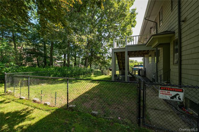 81 Manor Lane, Jamesport, NY 11947