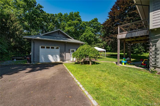 81 Manor Lane, Jamesport, NY 11947