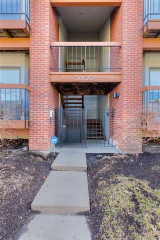5600 Waterman Boulevard 2, St Louis, MO 63112