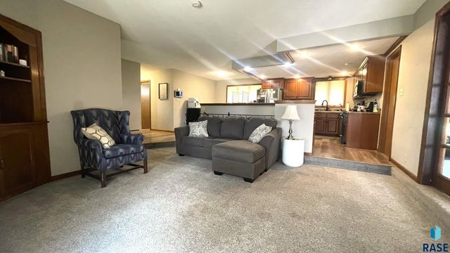 3905 N Longview Ave Avenue, Sioux Falls, SD 57107