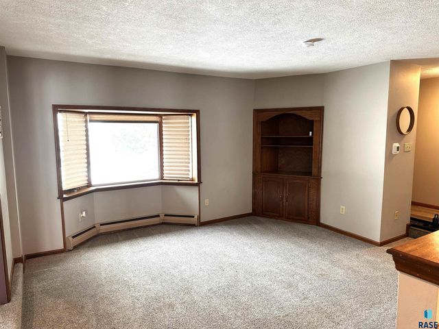 3905 N Longview Ave Avenue, Sioux Falls, SD 57107