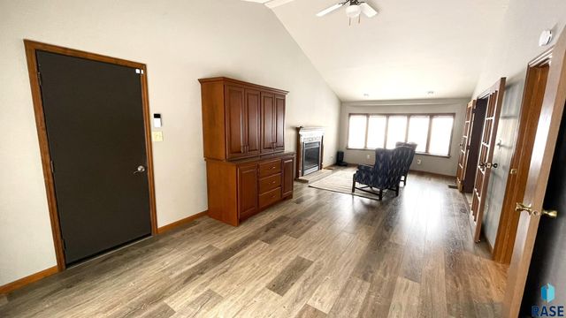 3905 N Longview Ave Avenue, Sioux Falls, SD 57107